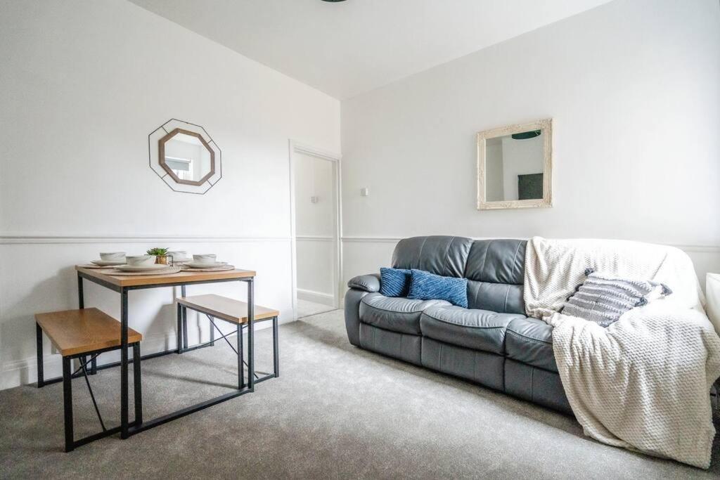 Tranquil Seaside Stay คลีทอร์ปส์ ภายนอก รูปภาพ